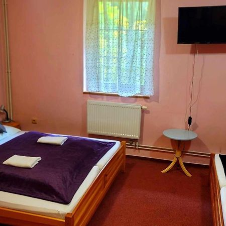 Hotel Saentis Komorni Lhotka Экстерьер фото