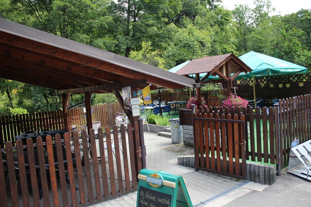 Hotel Saentis Komorni Lhotka Экстерьер фото